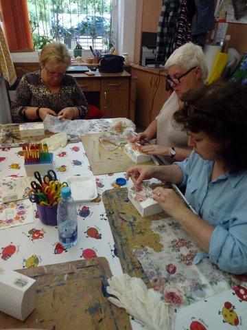 WARSZTATY DECOUPAGE- SZKATUŁKA NA DROBIAZGI